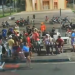 Vídeo: Motoqueiro totalmente bêbado atropela várias pessoas em calçadão em Parintins