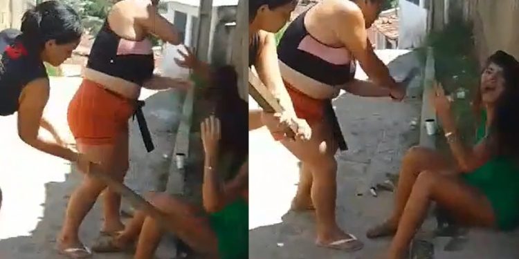 Vídeo: amigas unem forças para dar ripadas em suspeita de furtar celular