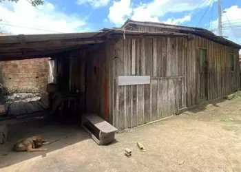 Filha de 4 anos presencia os pais serem assassinados a tiros dentro de casa