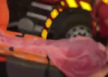 Idosa de aproximadamente 70 anos fica ferida após laje desabar em Manaus