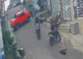 "Pimpolho" é arremessado no asfalto tentando fugir da Rocam no Alvorada; vídeo