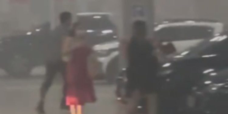 Vídeos: Shopping Ponta Negra foi evacuado às pressas após fumaça tomar conta de tudo
