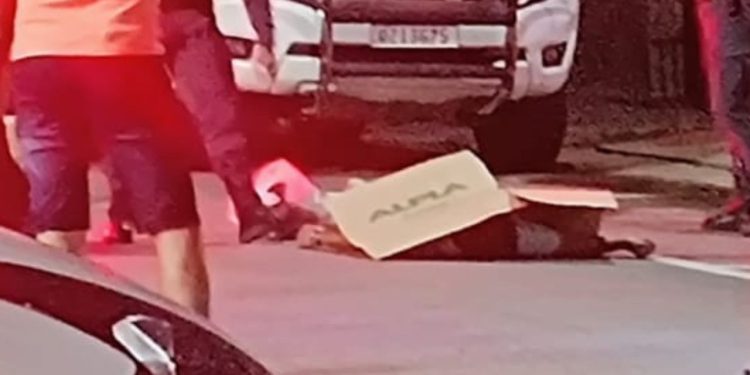 Bandido chega de moto e mata homem com tiro na cabeça em suposto assalto em Manaus