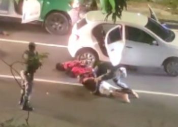 "Deita no chão": quadrilha que fazia arrastão é presa por policiais na frente do HPS Jo