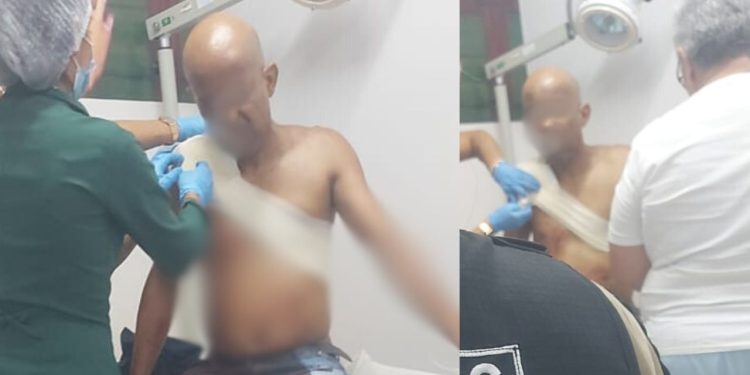 Cobrador vai parar no pronto-socorro após se esfaqueado em assalto a ônibus em Manaus