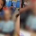 [Vídeo] Mulher leva idoso morto na cadeira de rodas para sacar empréstimo de R$ 17 mil e pede a ele: "Assin