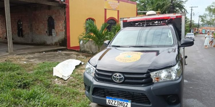 Ao lado de igreja, ‘Albert Einsten’ é encontrado pipocado de tiros no Jorge ‘Texas’