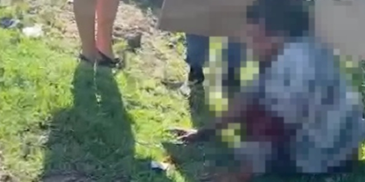Homem é atropelado na Ponta Negra e se arrasta em via para não morrer esmagado; condutor fugiu