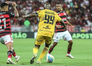 Torcida do Amazonas FC tira onda e promete eliminar o Flamengo em Manaus: ‘pra cima da urubuzada’