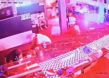 Vídeo: Na fronteira do AM, pistoleiros invadem bar e executam homem com vários tiros