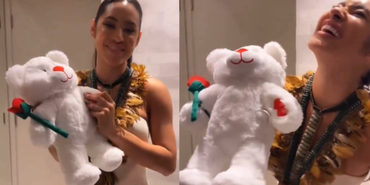 ‘Tchê de Deus, que saudade’: Isabelle Nogueira ganha ursinho com a voz de Matheus; veja