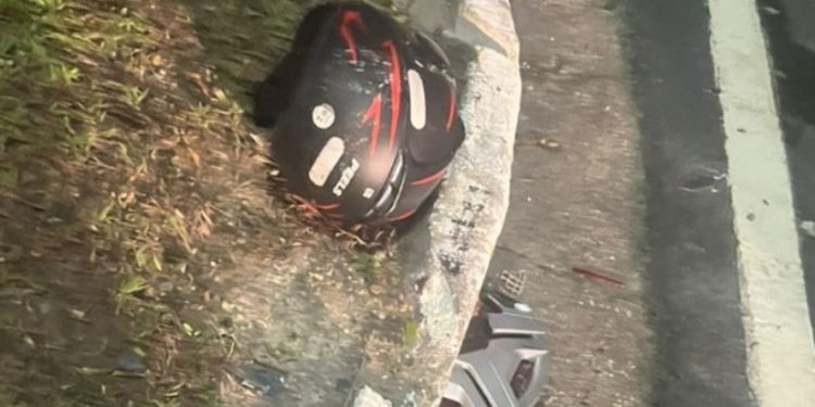 Condutor mata motoqueiro em acidente e fogo sem prestar socorro no São José