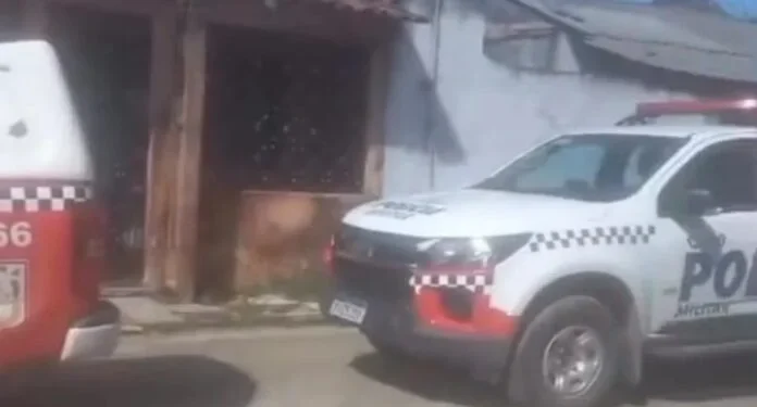 Casal de idosos é encontrado degolado em cima de colchão dentro de casa