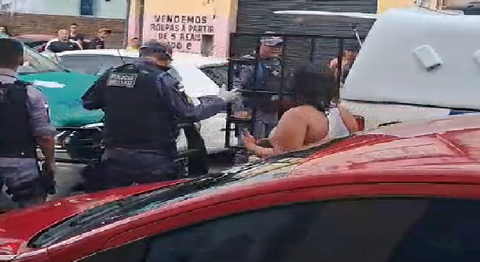 Suposto ‘Jack’ fica sem roupas e vai preso ao ser flagrado bulinando menino de 5 anos em Manaus; veja