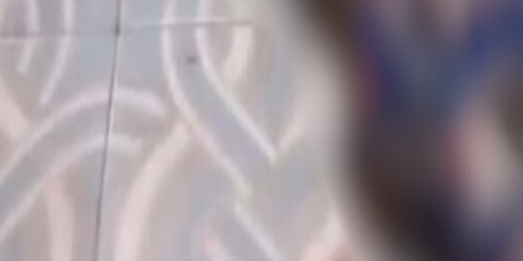 Vídeo: Enquanto estava na igreja em Manaus, mãe descobre que o filho foi morto e desmaia