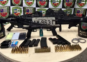 Família é algemada e encontrada dentro de carro de PM após ser sequestrada em Manaus