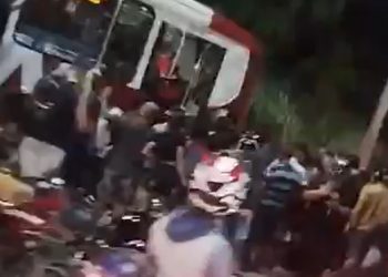 Passageiros enfurecidos matam assaltante de ônibus em Manaus