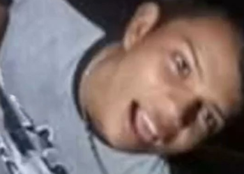 Jovem é assassinado a tiros enquanto saía de partida de futebol em Itacoatiara