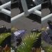 Veja momento em que mulher é assaltada por motoqueiro em Manaus