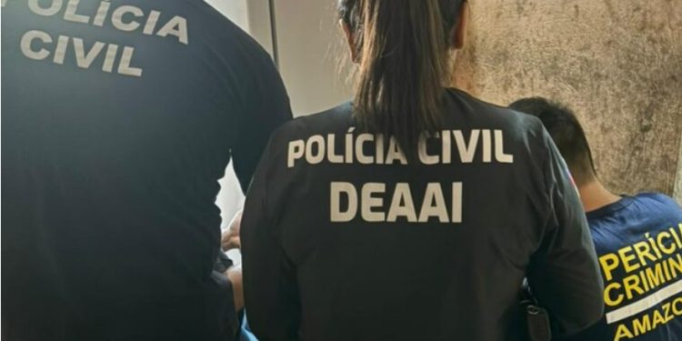 Jovem de 17 anos é pego com vídeos adultos envolvendo menores e animais em Manaus