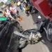 Motociclista quase morre esmagado ao parar debaixo de caminhão na Zona Leste de Manaus