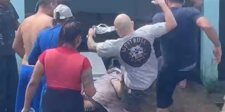 Vídeo: suspeito de roubo é amarrado e “acariciado” na Cidade Nova