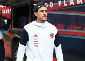 Flamengo posta foto de Pedro a caminho de Manaus e torcida reclama: ‘cadê o Gabi?’