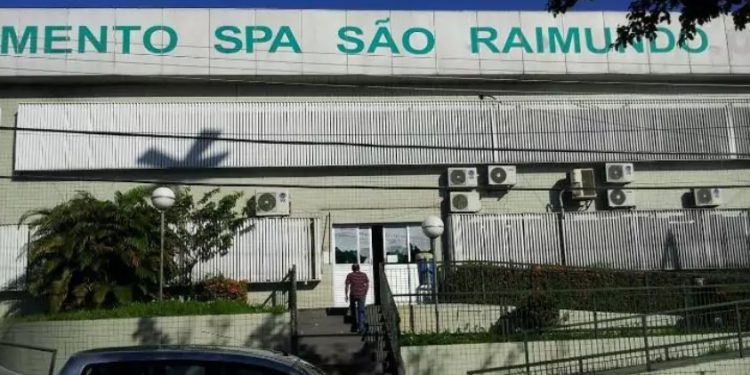 Mãe é internada em Manaus após levar várias facadas da filha