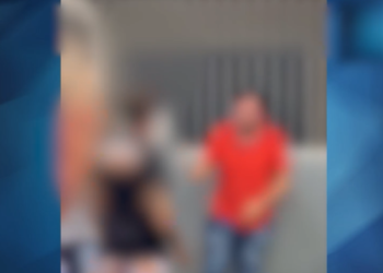 Vídeo mostra mulher flagrando o marido abus*ndo da filha de 7 anos; ele foi preso