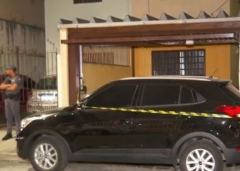 Vídeo: De castigo e sem celular, menino de 16 anos mata os pais e irmã a tiros e facadas