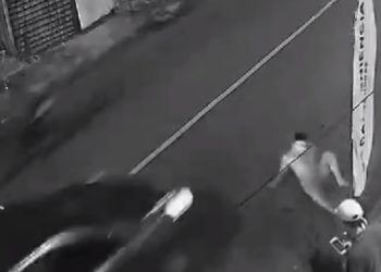 Vídeo: veja homem caindo de costas e morrendo esmagado por carro em Manaus