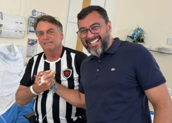 Bolsonaro recebe visita de Wilson Lima no hospital em Manaus