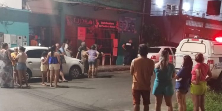 Polícia é acionado após vigilante ser encontrado sem vida dentro do carro em Manaus