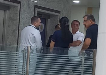 Bolsonaro é hospitalizado no Hospital Santa Júlia após passar mal em Manaus