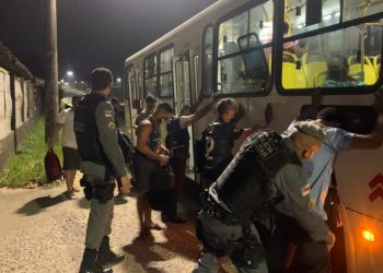 Policiais conseguem frustrar assalto na linha 640 após motorista apertar 'botão do pânico'