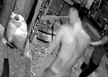 Câmera filma homem sendo esfaqueado pelo amigo no Jorge Teixeira; CENAS FORTES