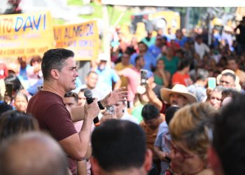 Nova pesquisa aponta vitória de David Almeida em todos os cenários