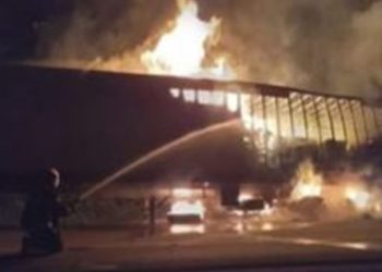 Tragédia no Amazonas: caminhão pega fogo e motoqueiros morrem em grave acidente na BR 