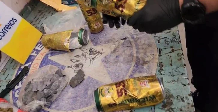 Te cuida, maconheiro: Correios apreende cerveja entupida de maconha em Manaus