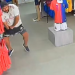 Só cheiro de ovo: Homem é flagrado furtando camisas e enfiando dentro da bermuda; veja