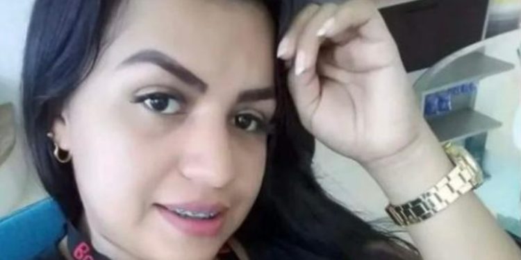 Madrasta procurada por dar ripadas na enteada em Manaus alega inocência: ‘nada a ver’