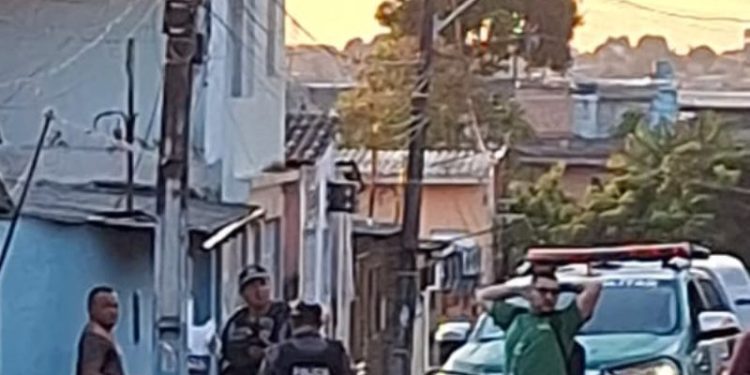 Manhã bizarra: Veja homem esquartejado e com a cabeça em mochila em Manaus