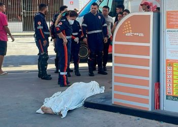 Vídeo: jovem senta para almoçar em Manaus e acaba morto com 10 tiros