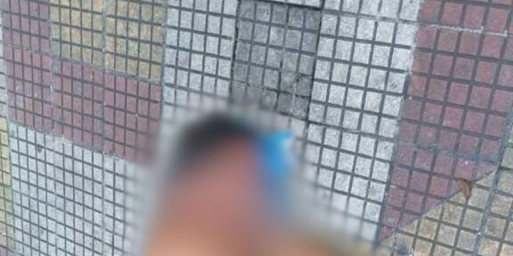 Homem que tentou furtar passageiros de ônibus sofre na mão da população em Manaus