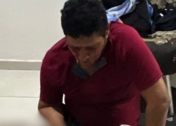 Homem arranca os próprios olhos após surto psicótico ao voltar de culto