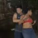 Vizinhos invadem casa para salvar menino autista que era mantido sem comida e água no quintal; VÍDEO