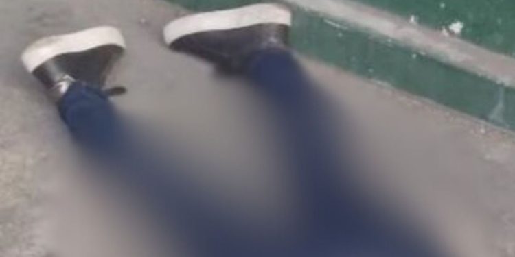 Bilhete de facção é deixado ao lado de corpo de jovem na zona sul de Manaus: "morri porque sou informante do PCC s4fado"