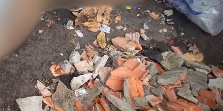 Veja: Moradores dão de cara com jovem morto em beco no bairro da Paz, em Manaus