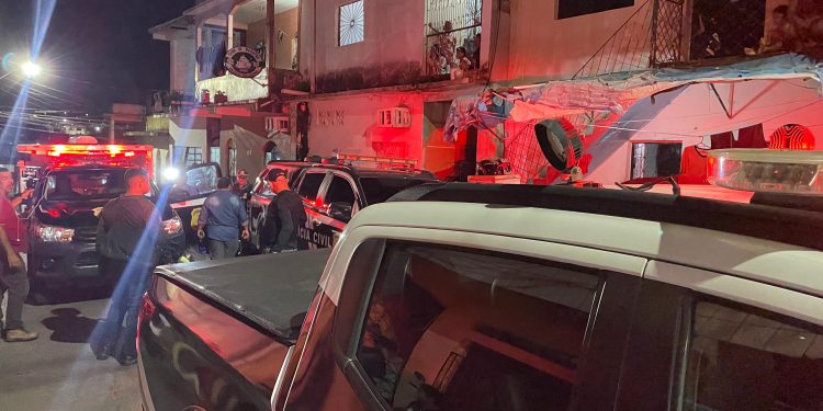 Homem que morava sozinho é achado ‘apodrecendo’ dentro de casa em Manaus
