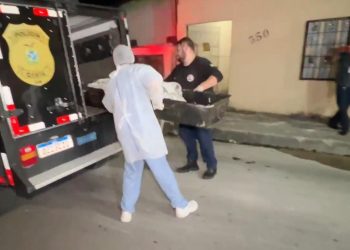Idosa é encontrada pelos vizinhos apodrecendo dentro de casa no Coroado